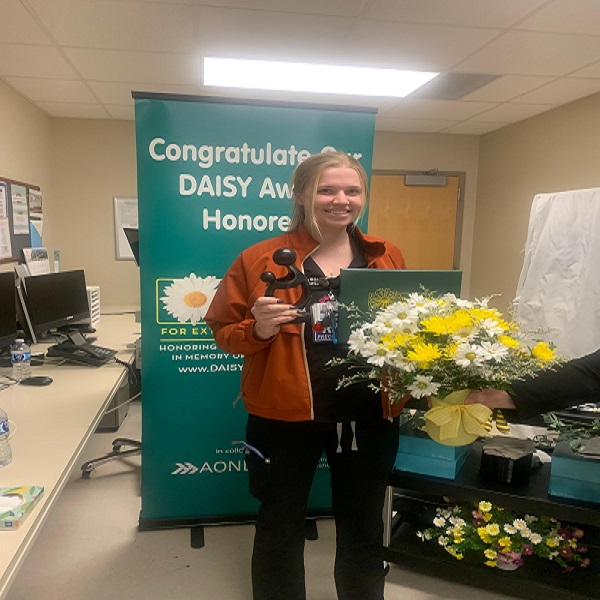 Kaitlin receiving her DAISY Award