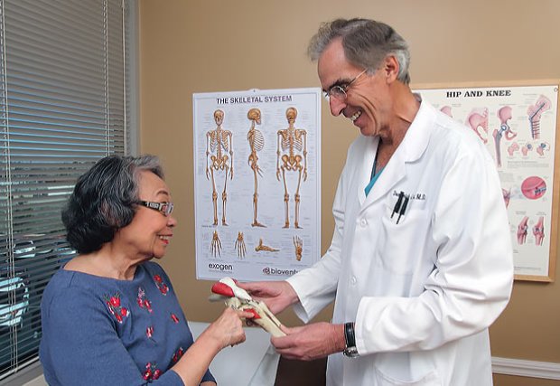Finding solutions for joint pain at Palmdale Regional